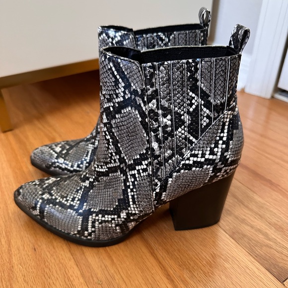 Indigo Rd. Adore Booties - Picture 2 of 4